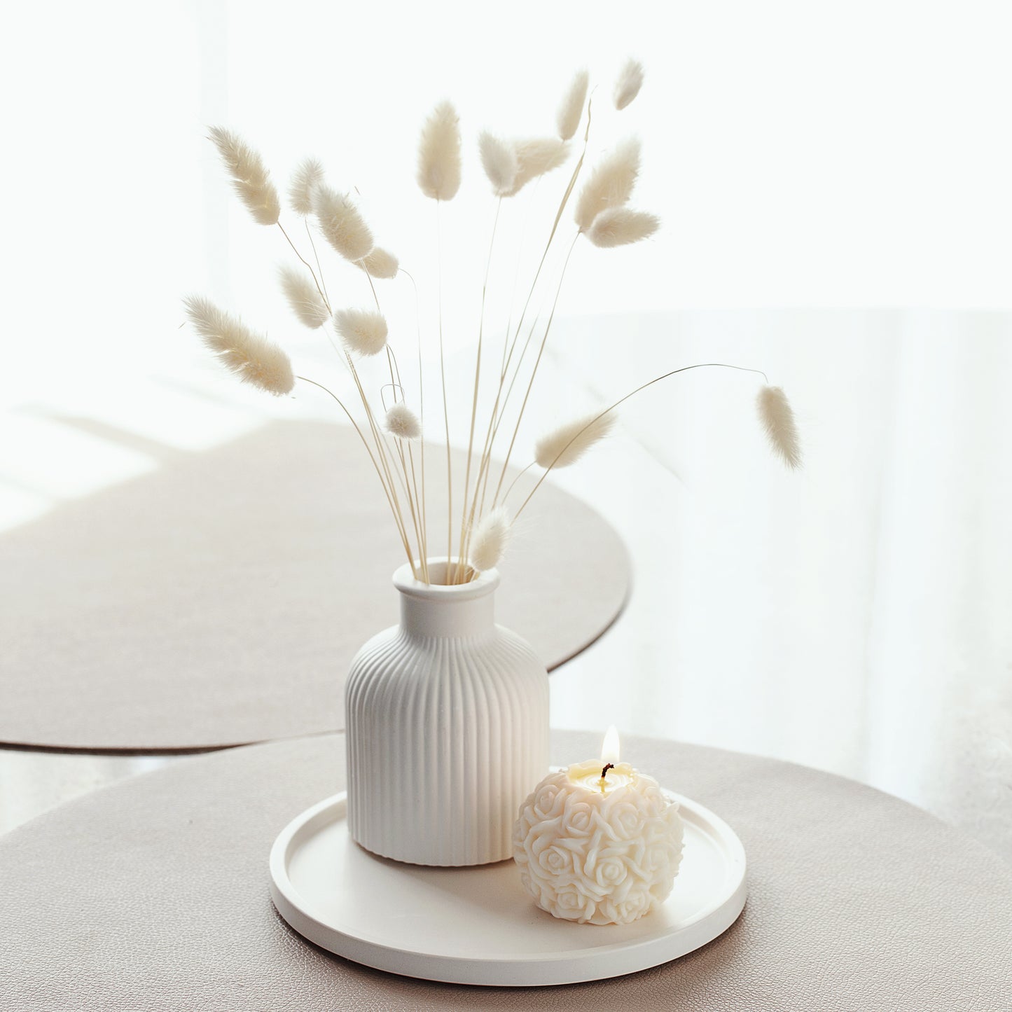 Kvepianti žvakė “Rožių kamuolys” – kvepianti gėlių žvakė, namų dekoras, puiki dovanos idėja