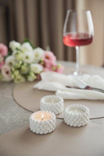 Balto gipso arbatinių žvakių indeliai 3 vnt – minimalistinis dizainas su virvės akcentu