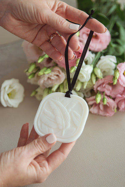 Spintos kvapukas - Kvapnaus vaško ilgalaikis oro gaiviklis spintoms, stalčiams ir mažoms patalpoms 