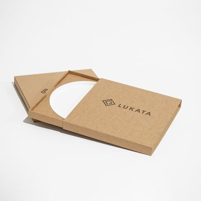 Dovanų rinkinys - Kvepianti žvakė su dideliu padėklu, vaza ir bijūno žiedu – elegantiškas rankų darbo baltas gipso namų dekoras