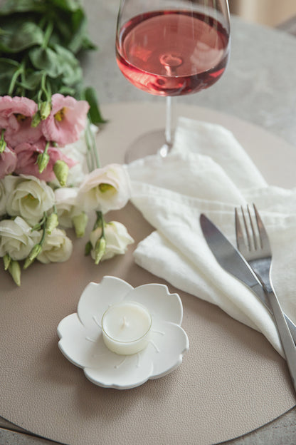 Maža balta gipsinė lėkštutė – minimalistinė žiedų ir smulkių daiktų laikymui