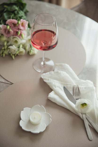 Maža balta gipsinė lėkštutė – minimalistinė žiedų ir smulkių daiktų laikymui