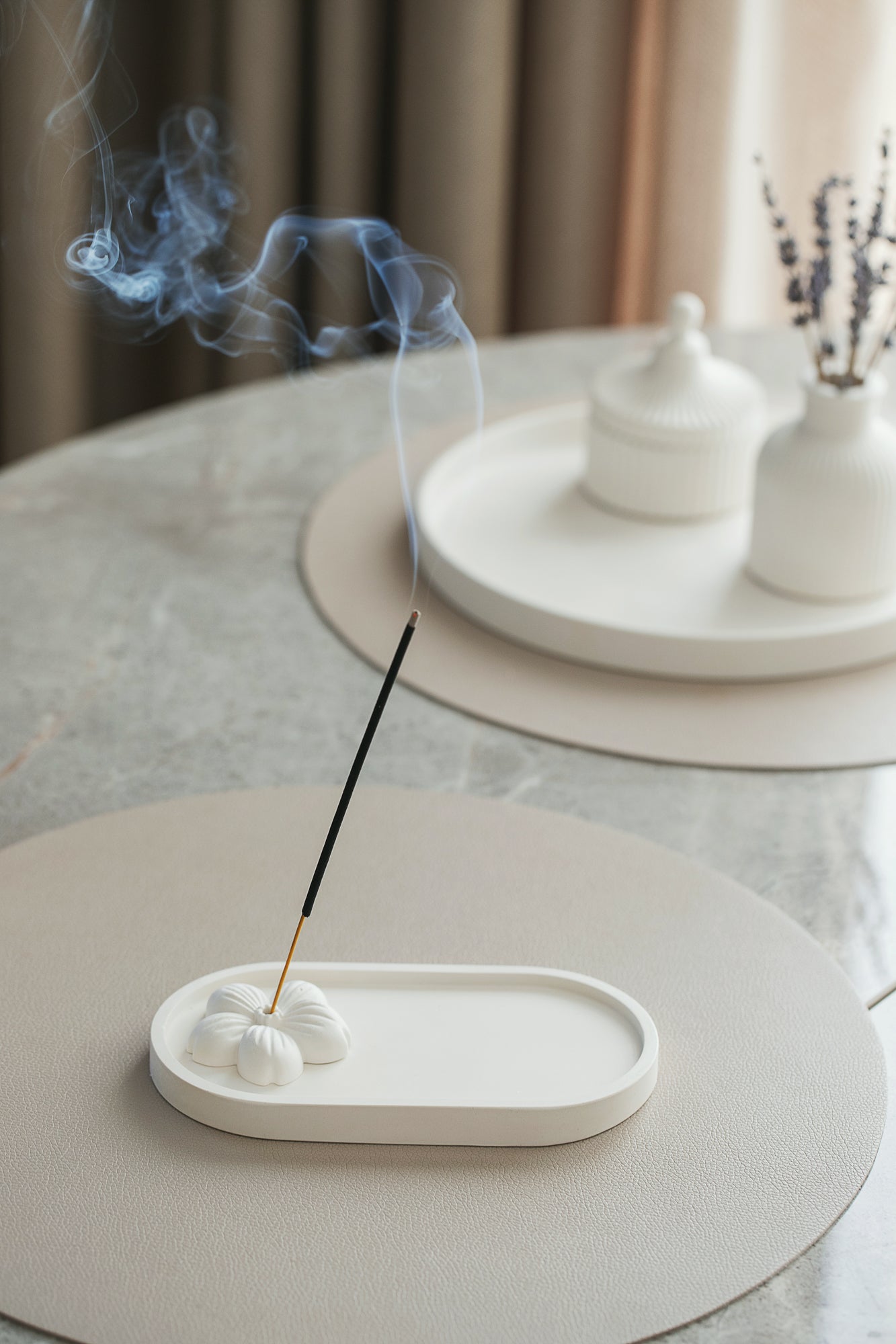 Modern Minimalist Incense Holder with Tray – Elegant Incense Stick Burner & Ash Catcher | Perfect Spiritual Meditation Gift | Home Decor