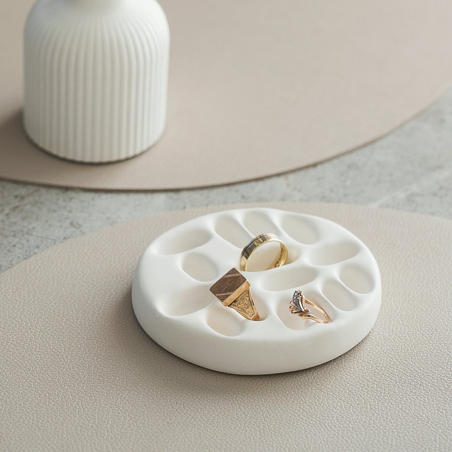 Round Ring Dish – Minimalist Jewelry Tray & Ring Holder | Perfect Organizer & Display for Rings