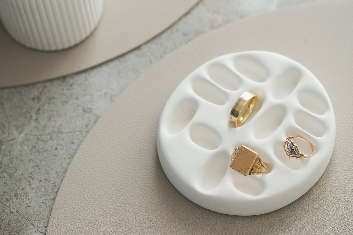 Round Ring Dish – Minimalist Jewelry Tray & Ring Holder | Perfect Organizer & Display for Rings