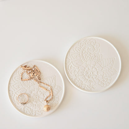 Set of 4 White Round Cup Coaster - Handmade Trays from Gypsum, Jewelry Tray, Housewarming Gift