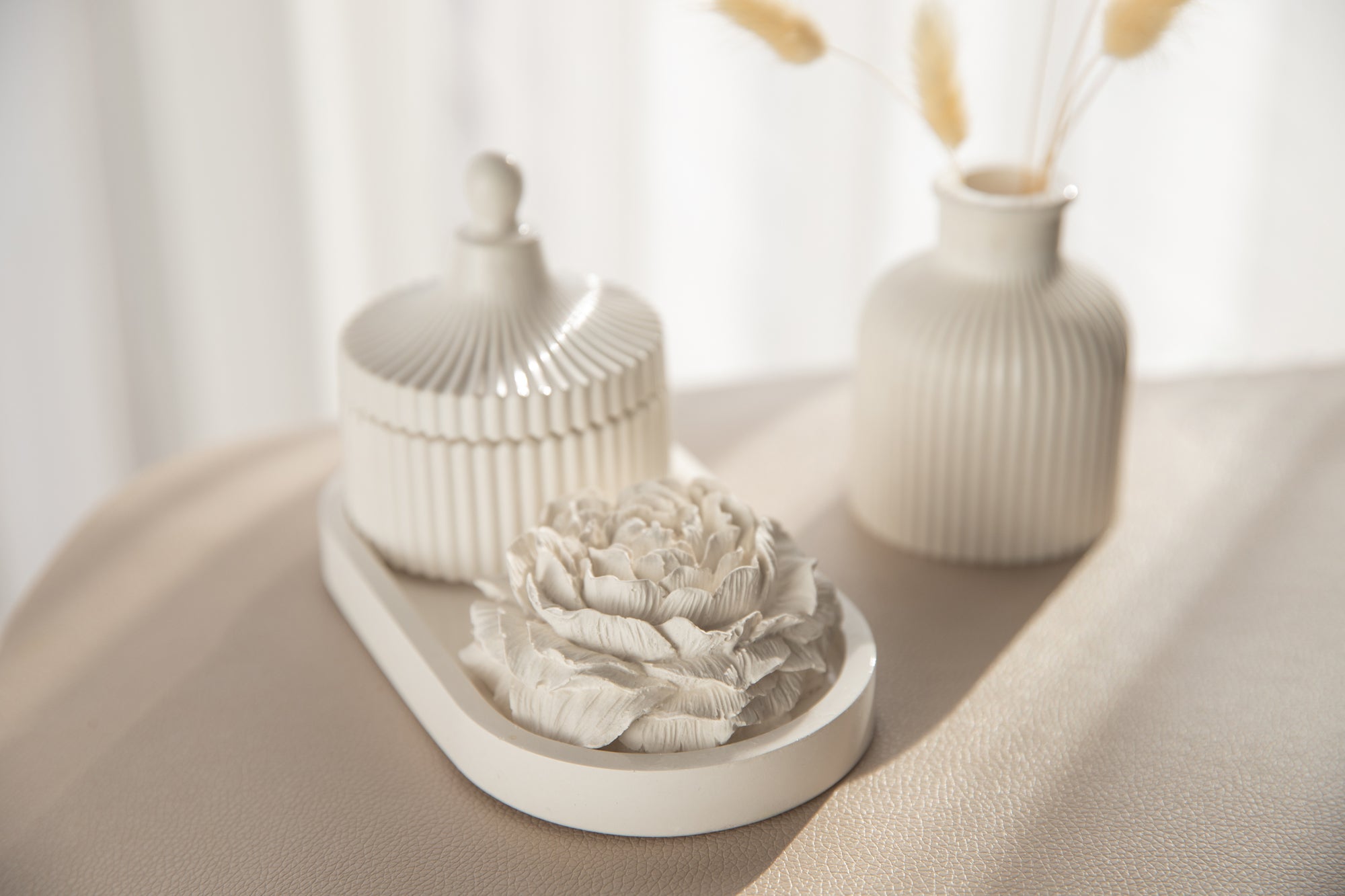 Scented Candle Gift Set with Tray and Gypsum Peony Blossom - Handcraft