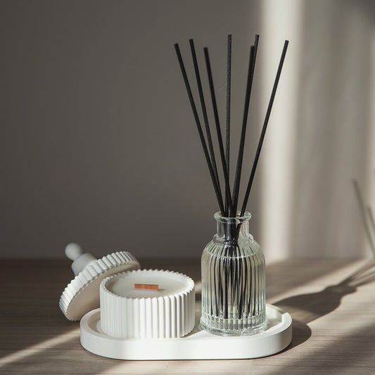 Prabangus dovanų rinkinys – žvakė, namų kvapas su gipso padėklu